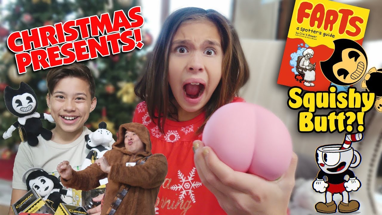 I GOT A SQUISHY BUTT FOR CHRISTMAS!!! Opening Christmas Presents! What I Got For Christmas 2017!