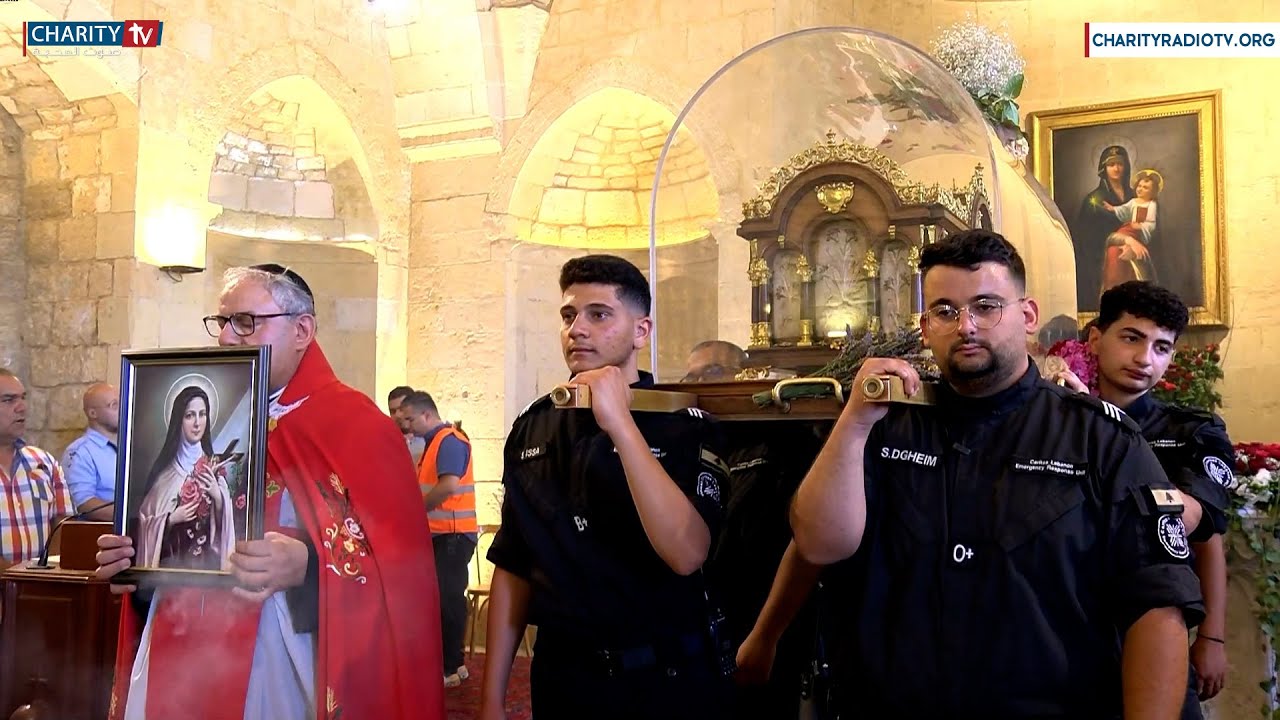 القدّاس الإلهي بمناسبة زيارة ذخائر القديسة تريزا الطفل يسوع إلى كنيسة سيدة التلّة في دير القمر