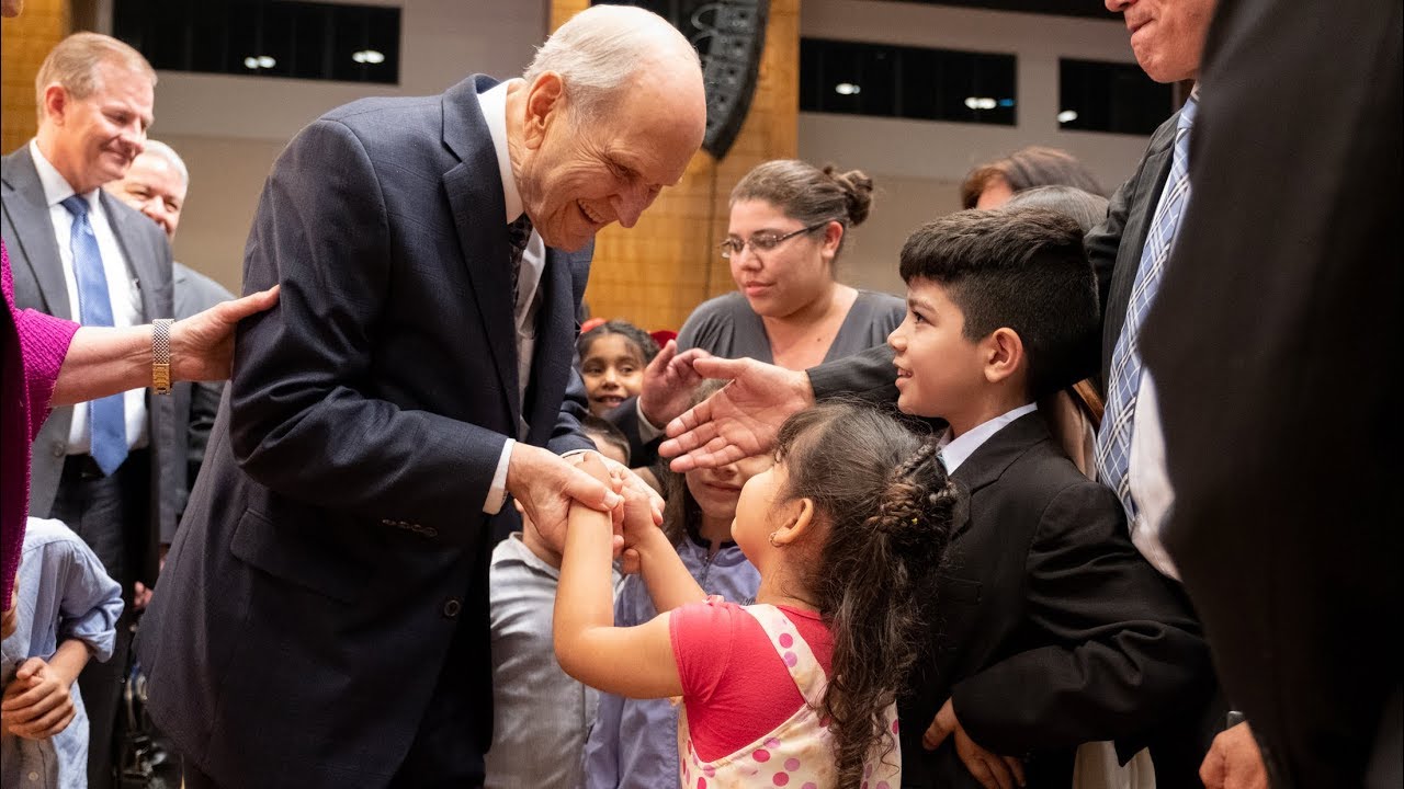 President Nelson and Elder Stevenson Visit Latter-day Saints in Paraguay