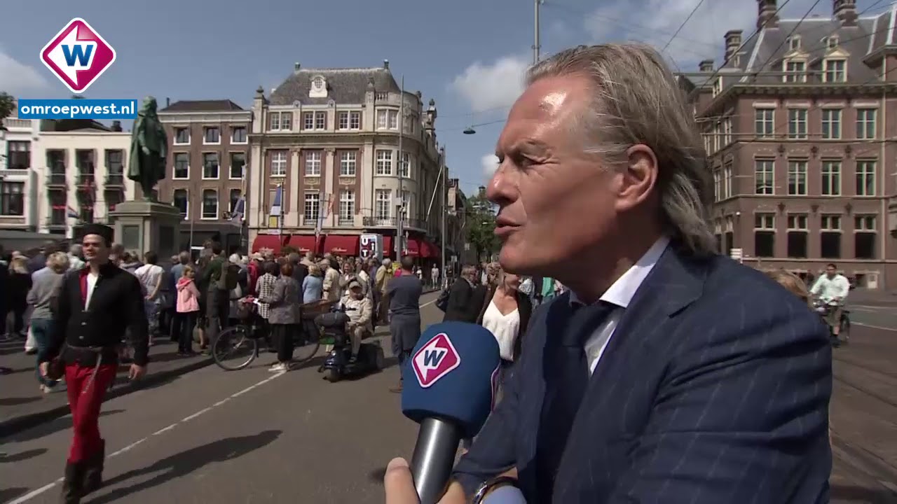 Kranslegging standbeeld Johan de Witt