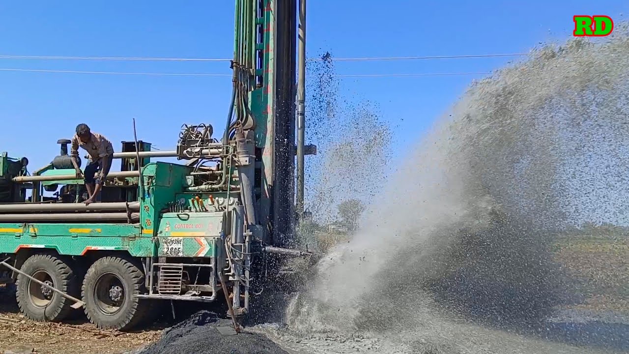 borewell | JCB मशीन से रास्ता बनाया | 510 फीट पे वंन नं...पानी आया | Radhika drilling