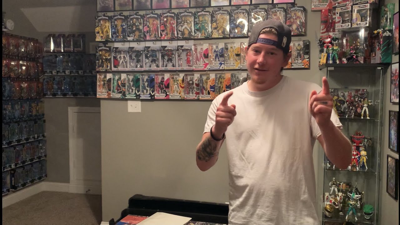 ROOM TOUR!  Take a look at my collection!  DC, Marvel Legends, TMNT, Power Rangers, and more!!!