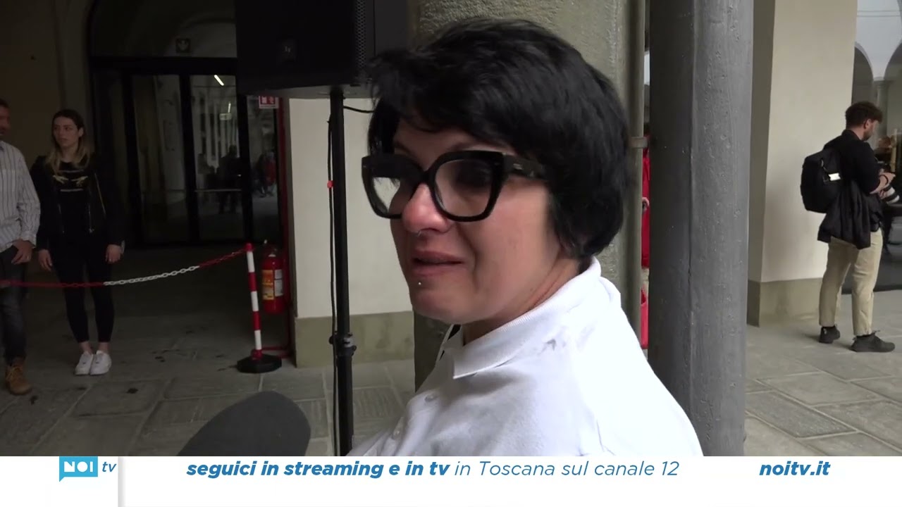 In centinaia per l'ultimo saluto a Barbara Capovani