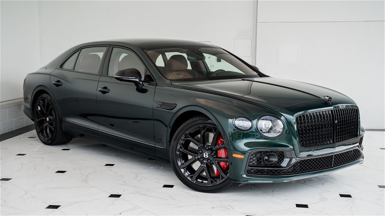 Viridian on Saddle and Cumbrian Green 2023 Bentley Flying Spur S