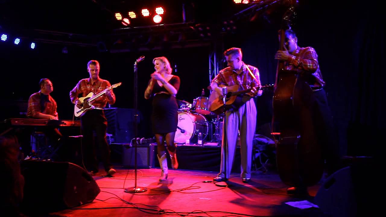 Sara Dee & The Foxhunters - Gotta Lot Of Rhythm In My Soul