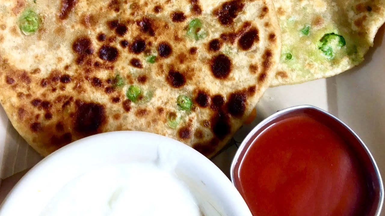 बहुत टेस्टी और बहुत जल्दी बनने वाली मटर की पूरी।Matar puri recipe#Matarpur#recipe#cooking#shorts