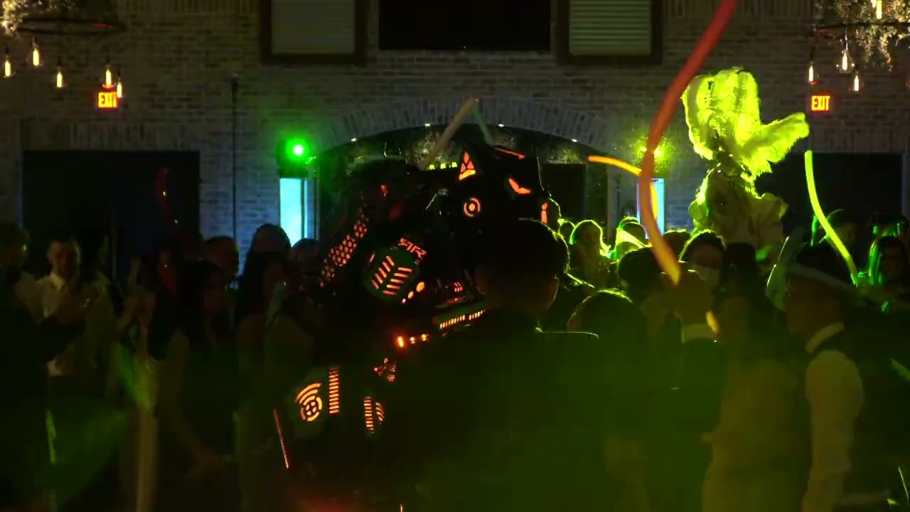 Hora Loca Demo (Robot + Dancers) | Barr Entertainment