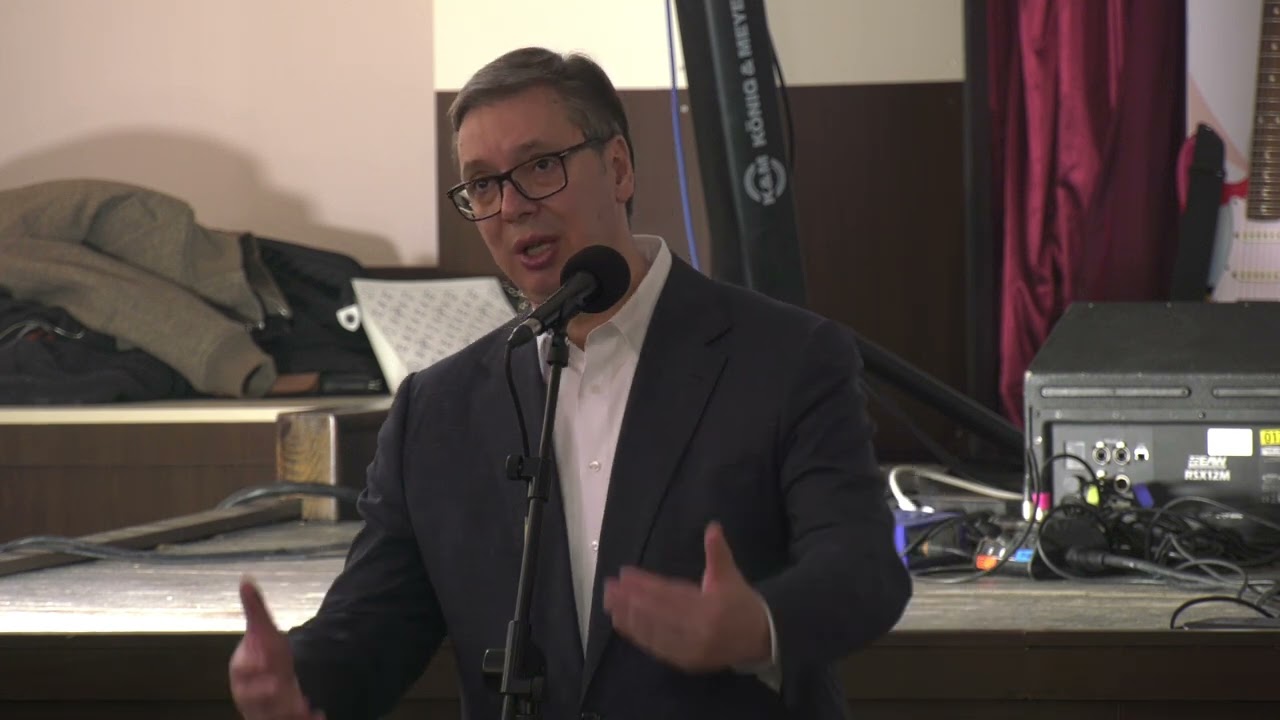 Predsednik Vučić se obratio penzionerima tokom posete Sevojnu