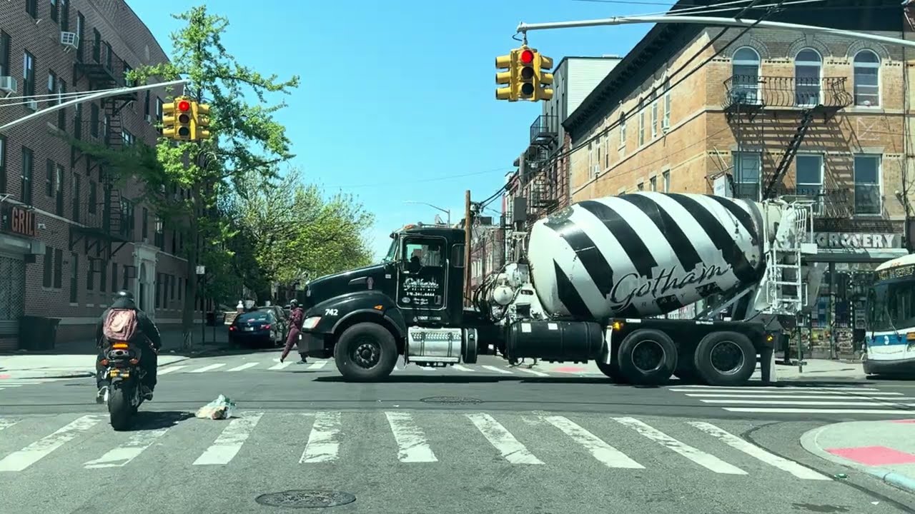 New York - Brooklyn - Driving tour in Sterling Pl