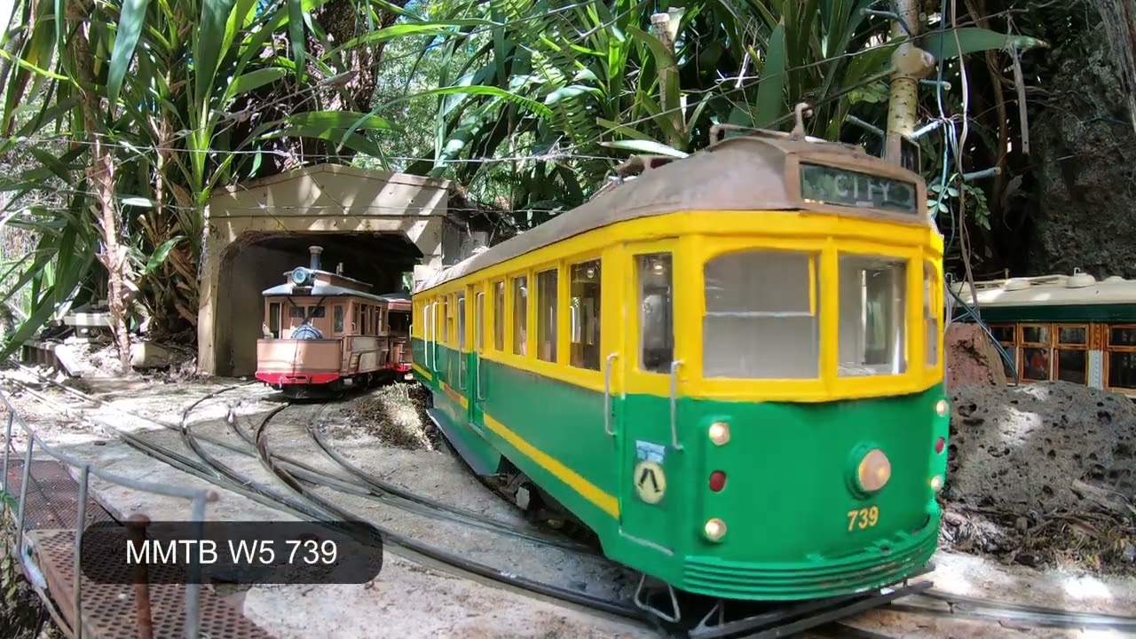1:24 scale Australian trams - what are they based on and where can you see the real thing?