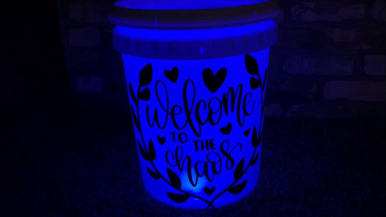 Hinge method vinyl application on porch bucket