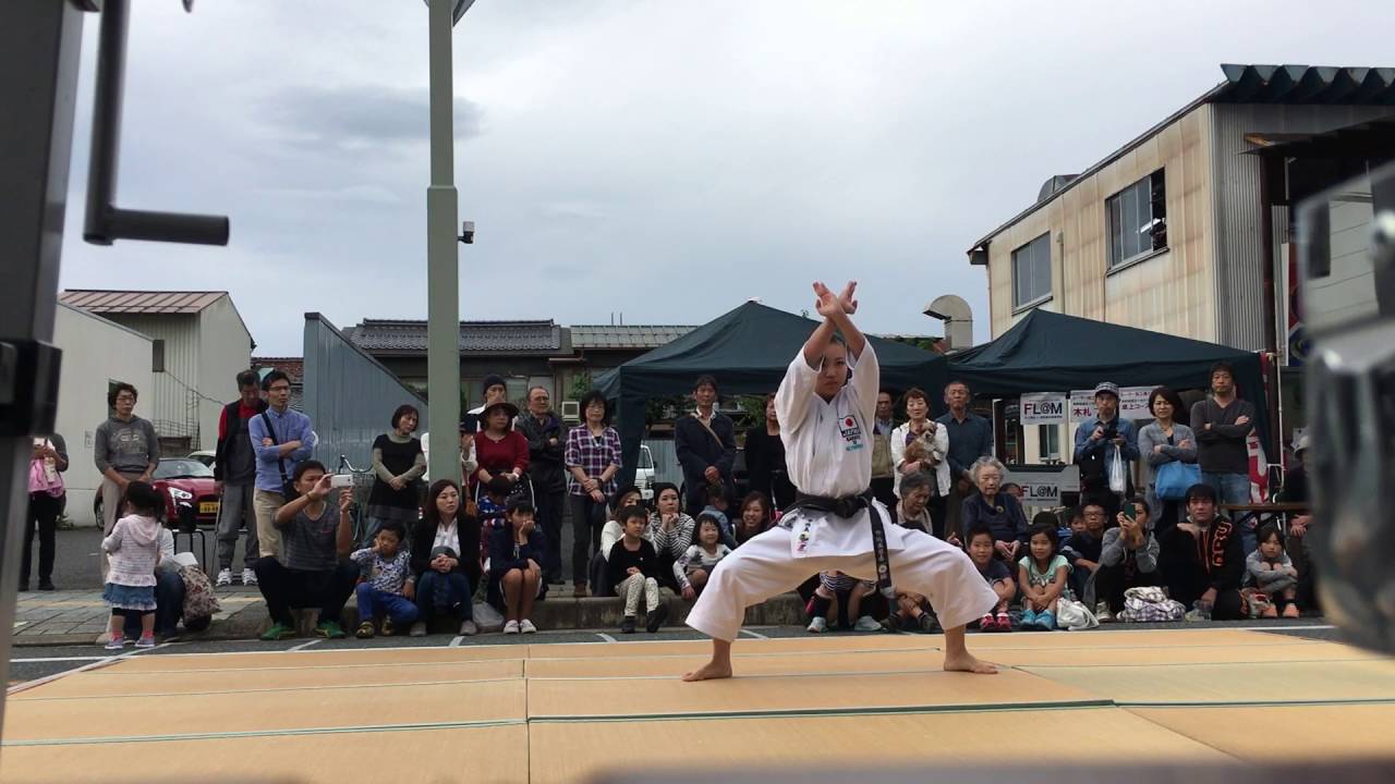 Karate performance by Rika Usami 宇佐美里香さんによる空手演舞@鹿野街道、鳥取市