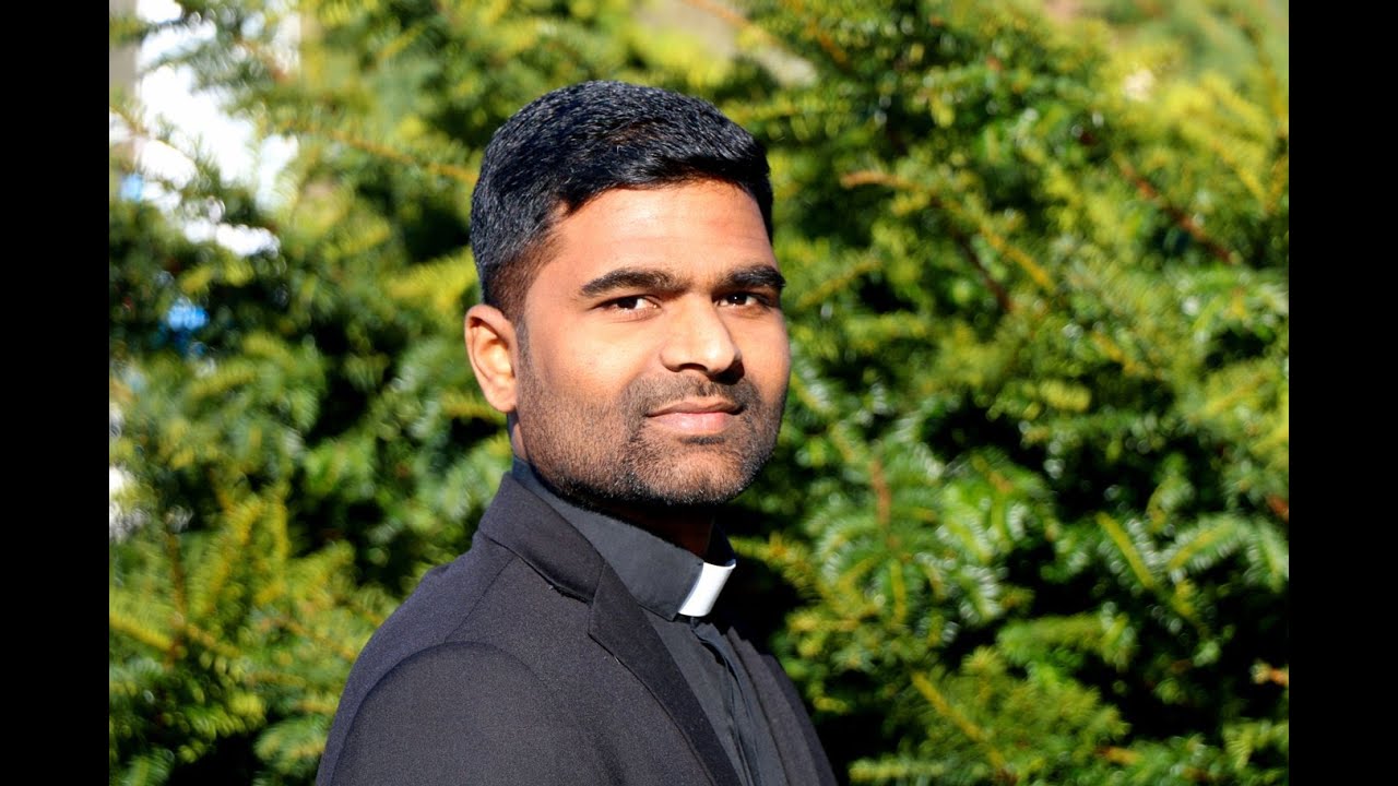 Kapelaan Vijay 1e H Mis in de Fatimakerk