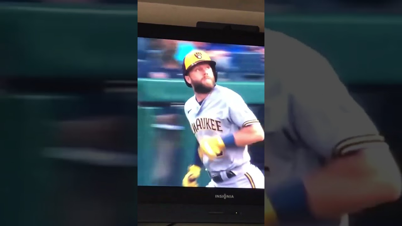 Kyle Schwarber catches absolute bomb from Owen Miller! 