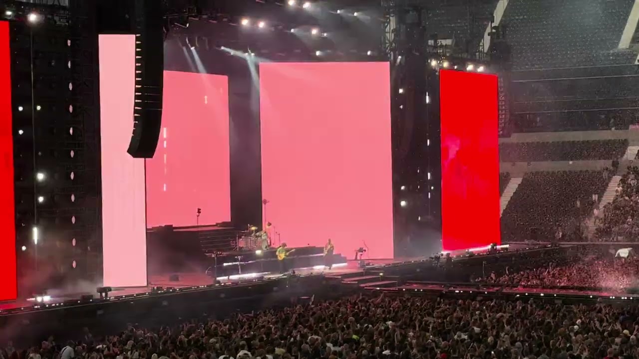 Imagine Dragons Opening - Fire in These Hills, Thunder, Bones  Deutsche Bank Park, Frankfurt