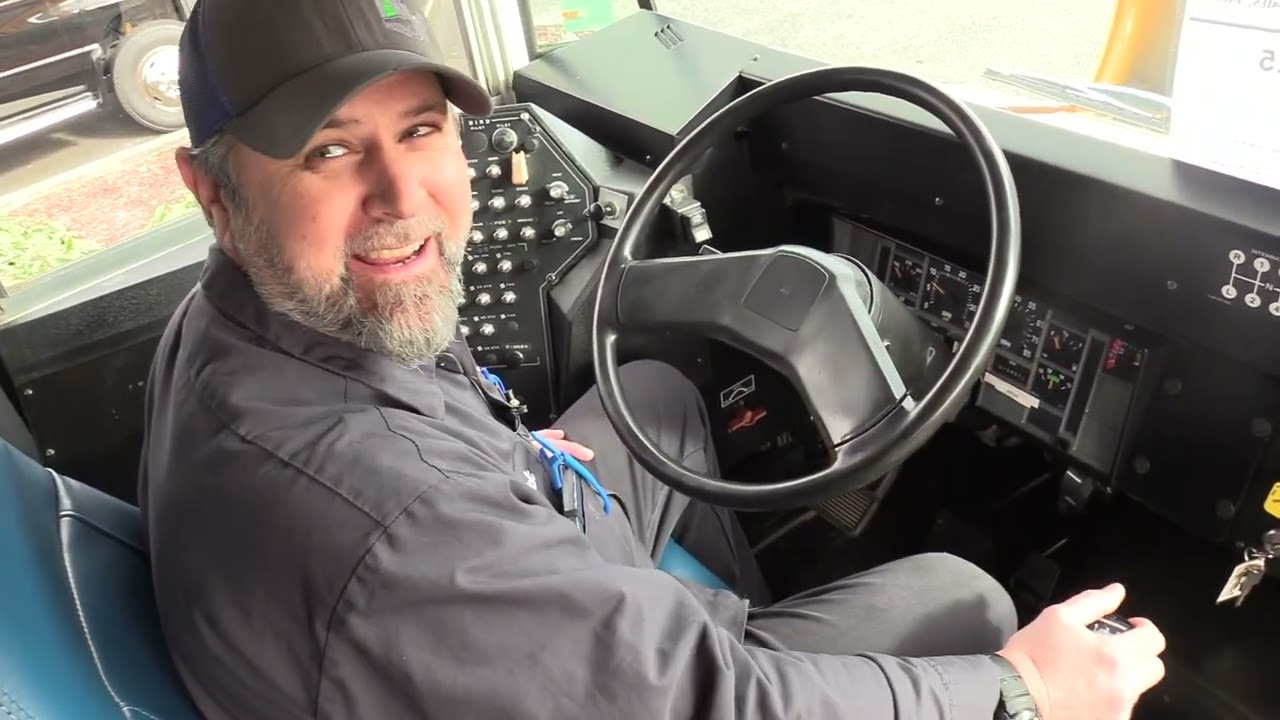 2000 International Blue Bird 66 Passenger School Bus with 6 Speed Manual Transmission - B23025