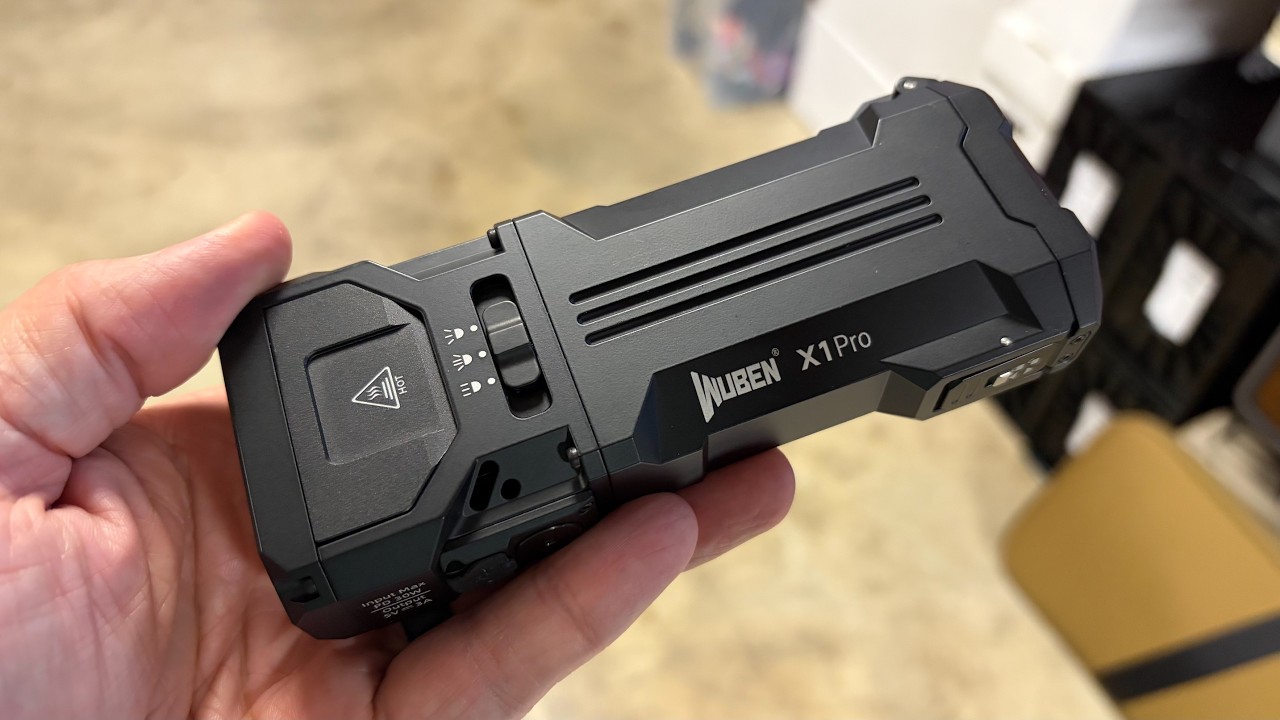 Такой мощный свет должен быть НЕЗАКОННЫМ • Wuben X1 Pro