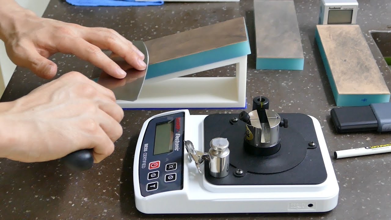 Jende Leather Strop & Stand Test
