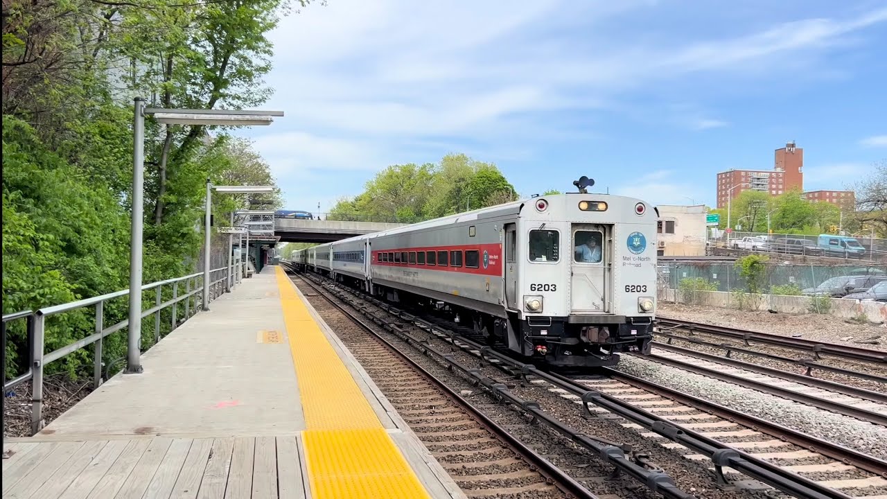 Metro North Railroad Harlem & New Haven Line Trains @ Williams Bridge