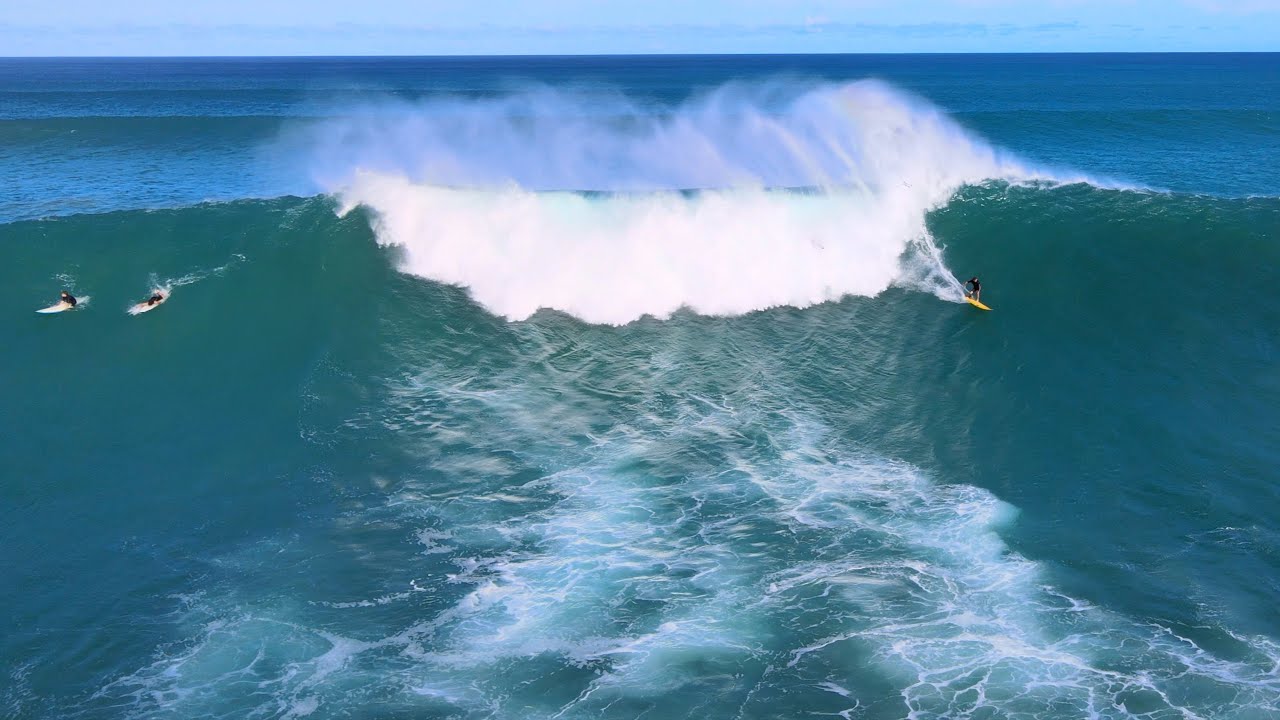 Surfing a 35 foot XXL Phantom wave on the North Shore in 4k