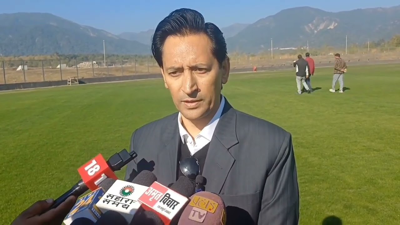 कुमाऊं आयुक्त दीपक रावत ने मिनी स्टेडियम और गौलापार स्थित इंदिरा गांधी स्टेडियम का निरीक्षण किया