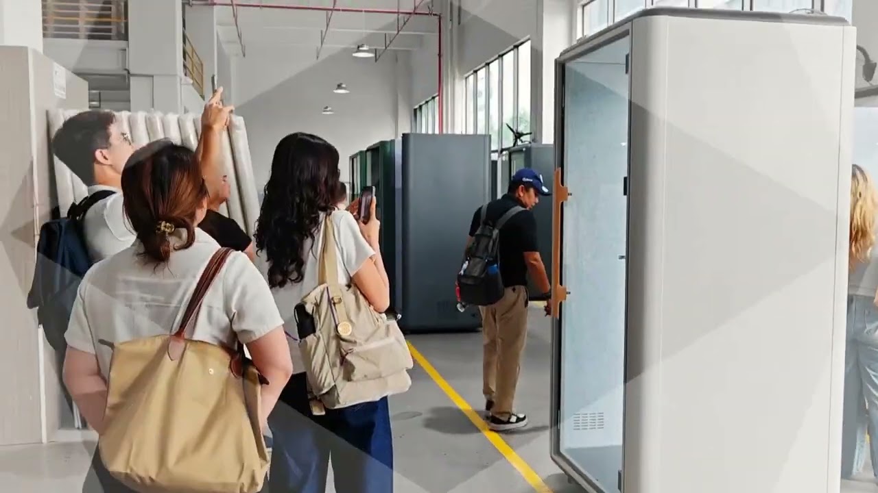 中国展厅和工厂，客商的眼睛就忙不过来了