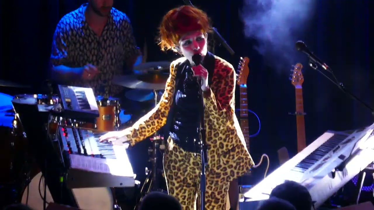 The Anchoress - Bizarre Love Triangle - live at Hebden Bridge Trades Club