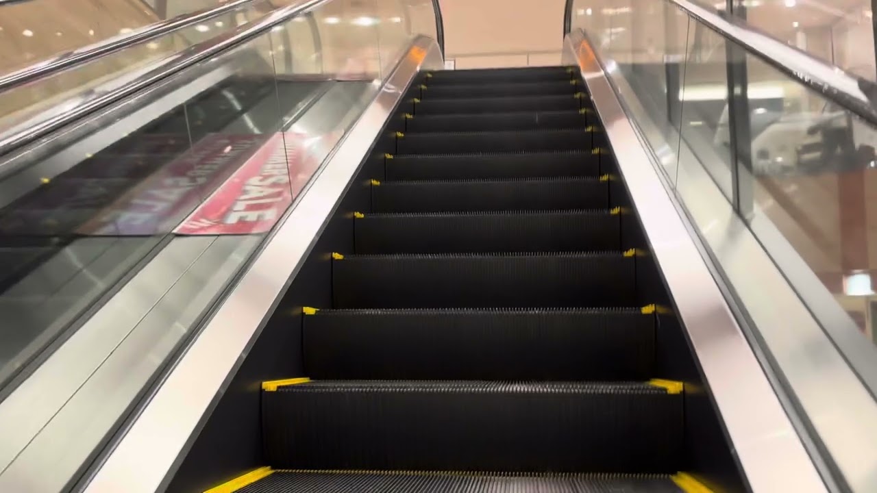 イオンモール四條畷のエスカレーター