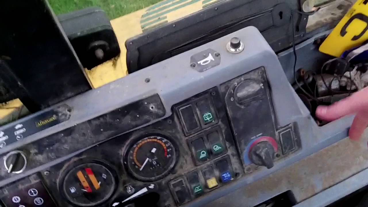 Fermec 760 digger walk around