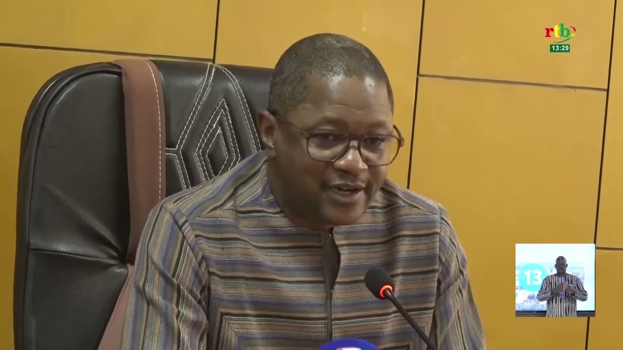 La diaspora burkinabè d’Espagne offre 20 millions FCFA à l’agence Faso Mêbo et au FSP