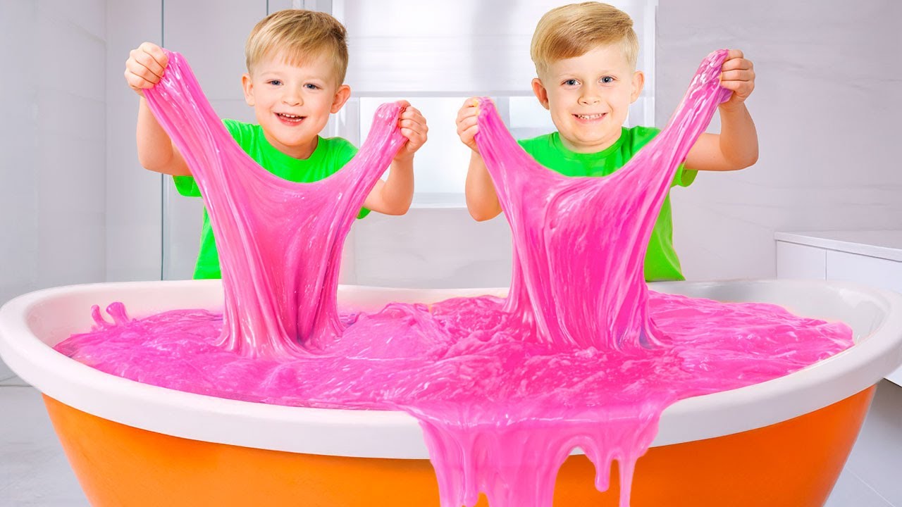 Oliver & Friends Make GIANT Slime at Home! 🌈