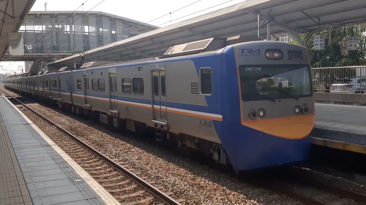 午間阿福！2204次，EMU700區間普通，民雄發車。