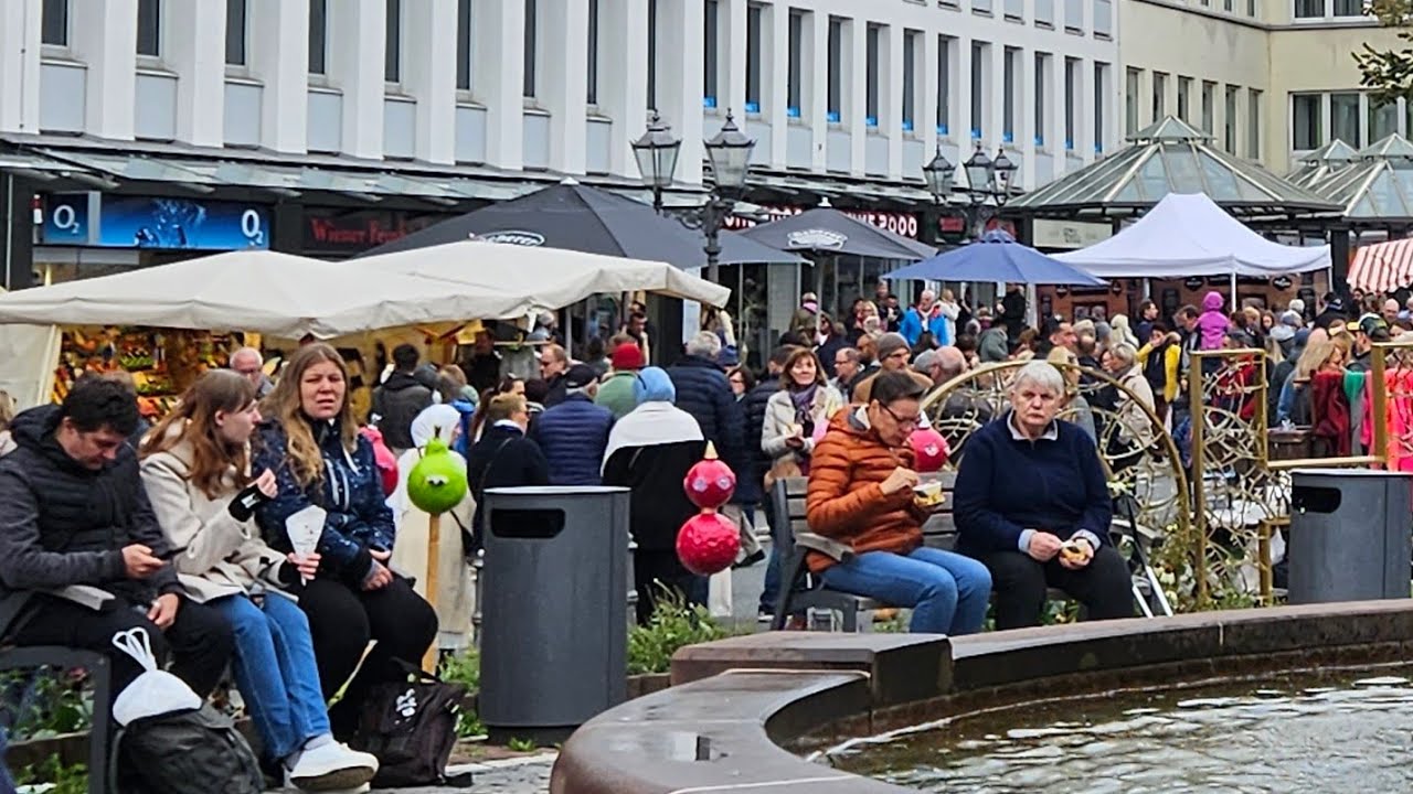 BAD HOMBURG/GERMANY/Walking Tour of Bad Homburg/Harvest Festival/Oct2024