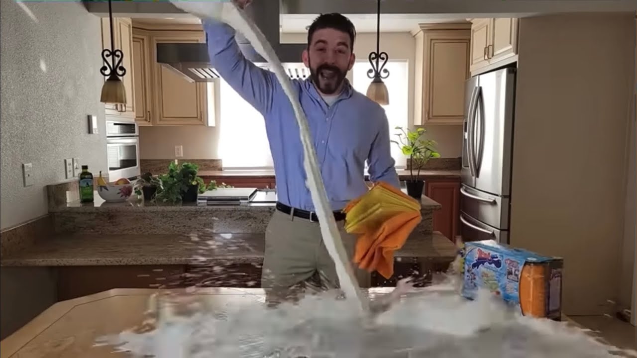 5 minutes of random out of context DougDoug clips