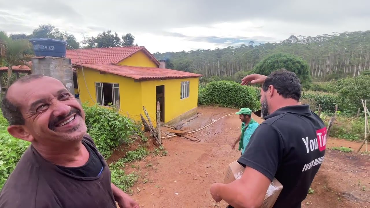 TÍ Clóvis ganhou uma caixa surpresa… o que será que tinha dentro?