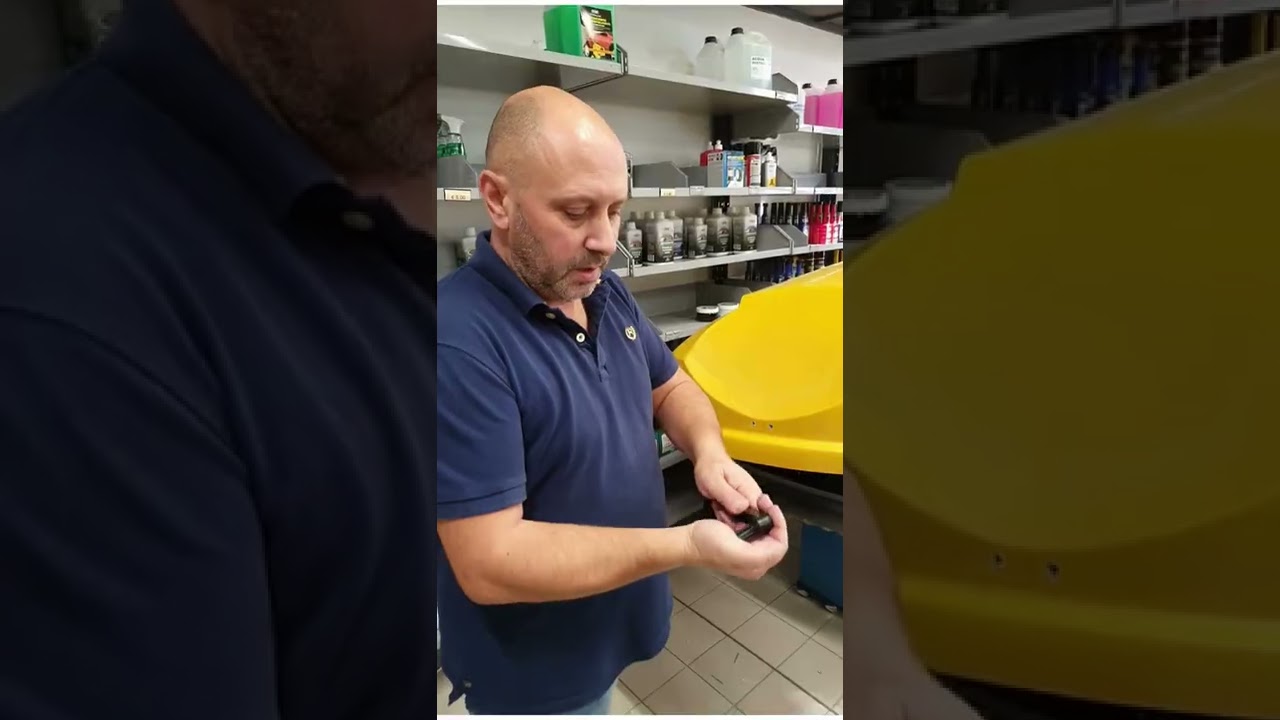 Guida: cambio pistoncini di apertura Modula (cerniere su box da tetto)