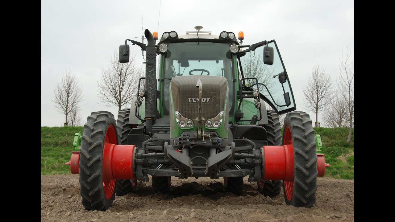 Fendt 936 & Fendt 820 met 8 rijige Baselier rijenfrees / Ridging potatoes