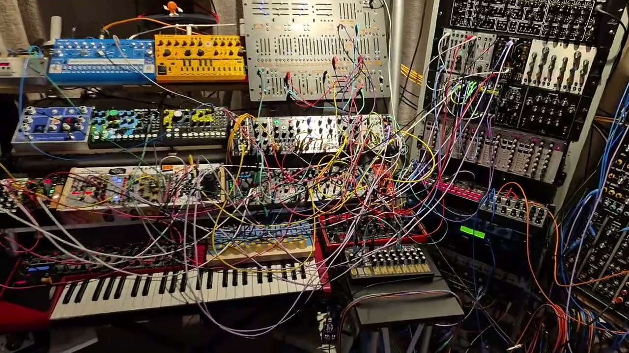 ♫ Jamming With a Bunch of Synths ♫ ----- (192)