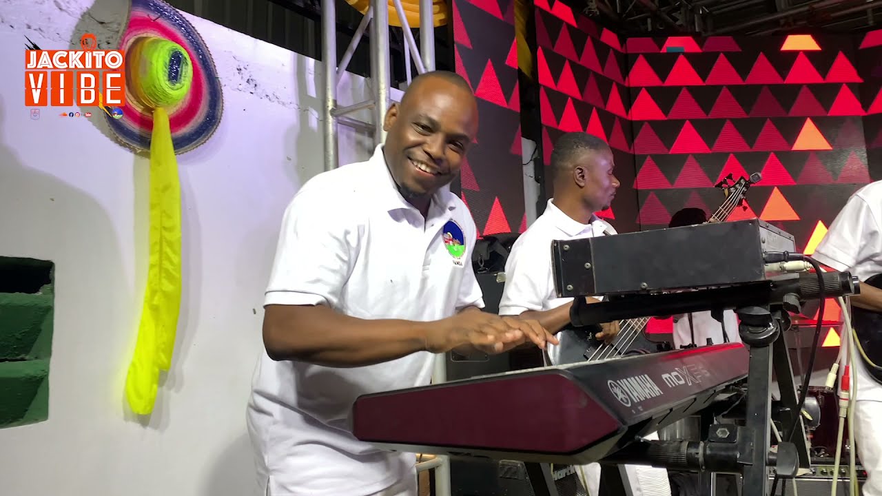 GEANT DE PAPIER - JACKITO VIBE   LIVE