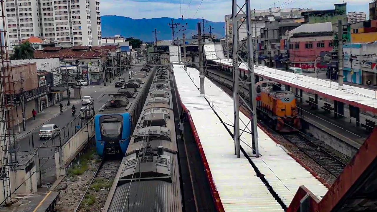 SuperVia | trens e locomotiva na estação Madureira