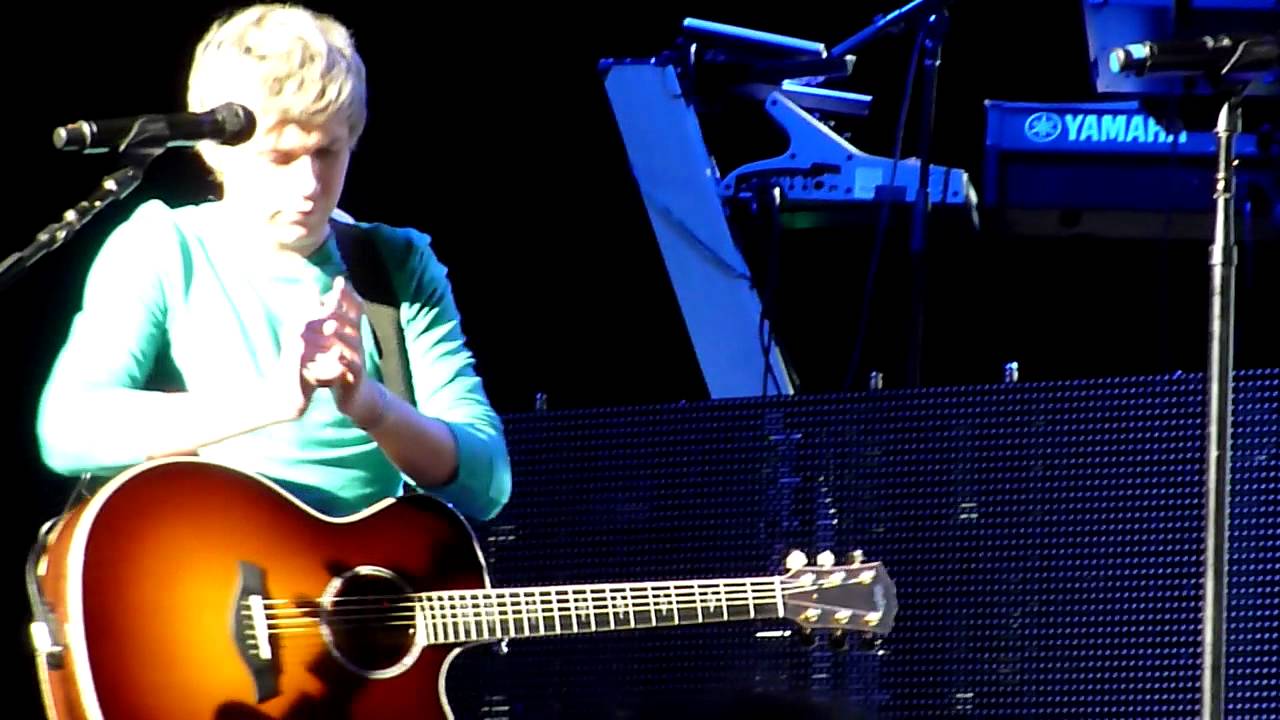 Gibson Amphitheater 06-16-12 - One Direction - Use Somebody