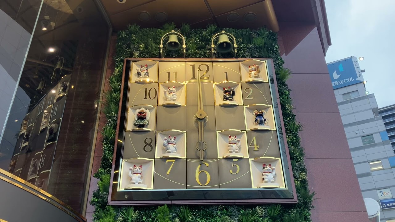 ららテラス からくり時計【18時】