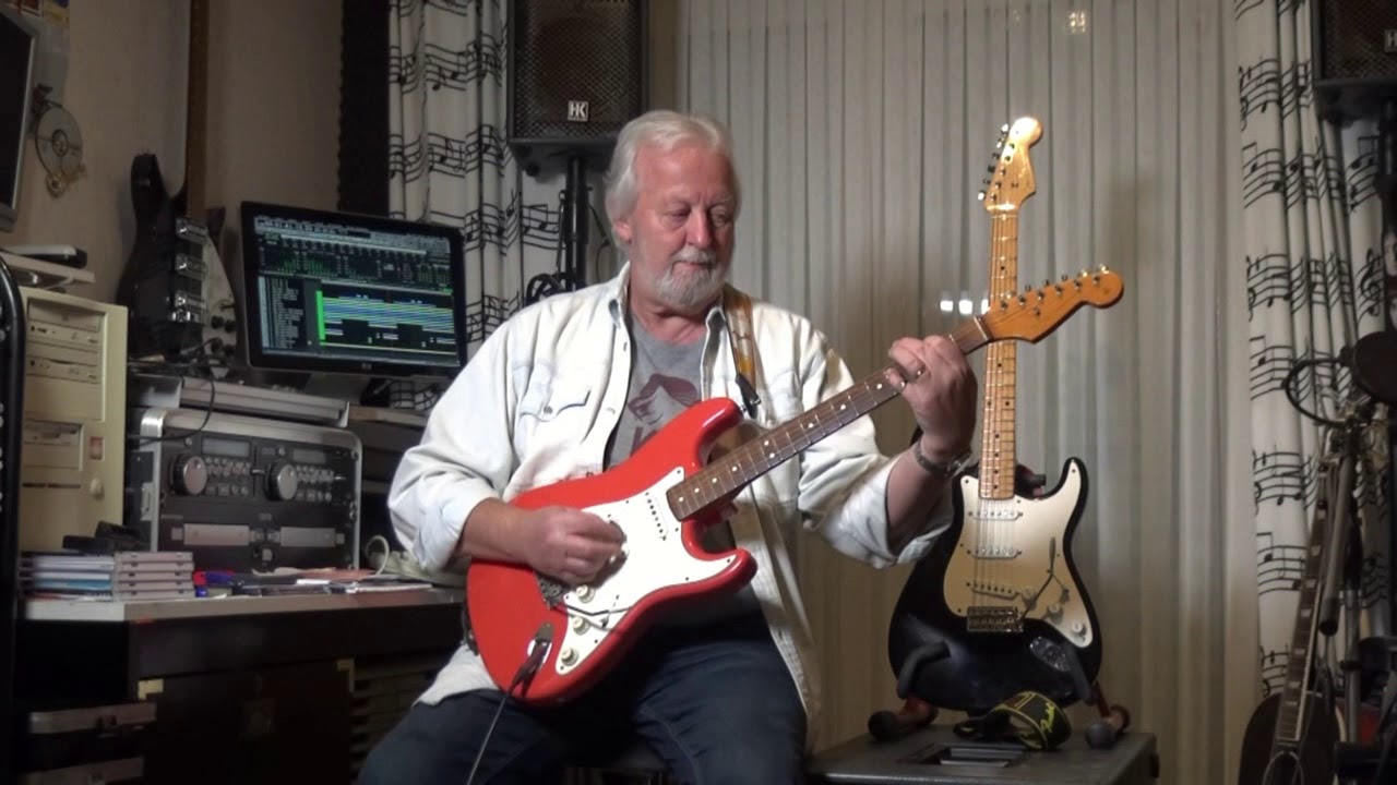 Walk Of Life - Dire Straits (cover on guitar by Eric)