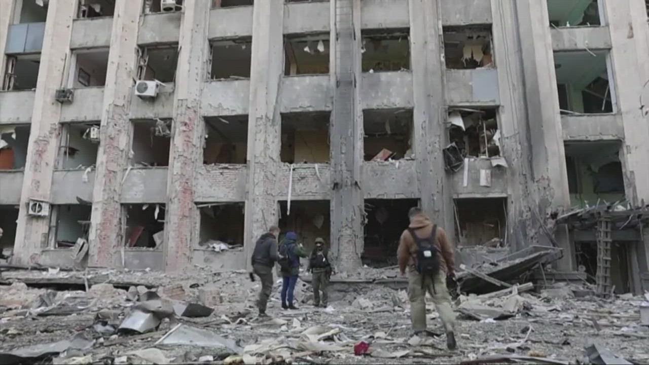 Pro-Kremlin officials blame Ukraine for rocket attack that hit mayor's office | Top 10