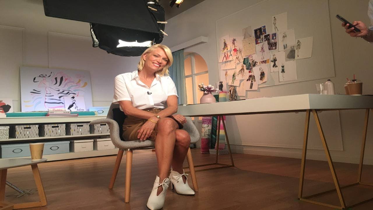 Shopping Star - 1.10.2019 «Κομψή με sneakers το βράδυ»