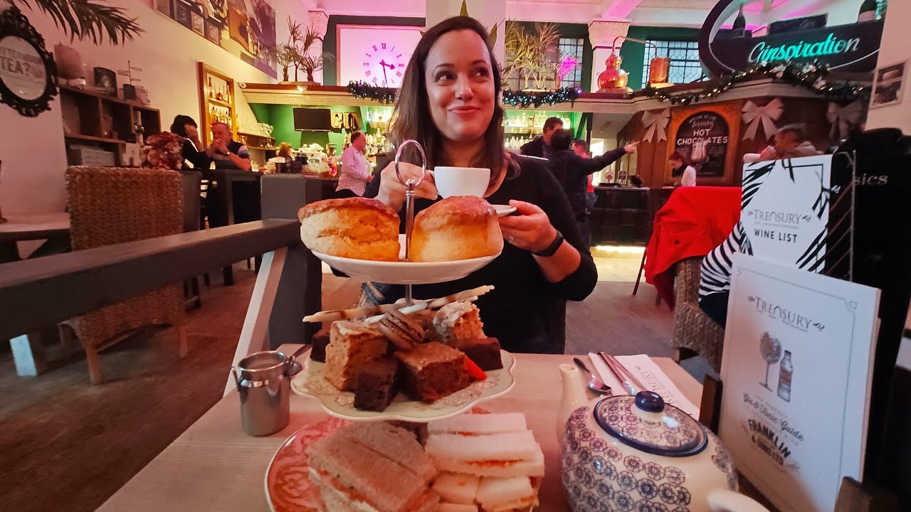 O QUE INGLESES COMEM - AFTERNOON TEA (CHÁ DA TARDE)