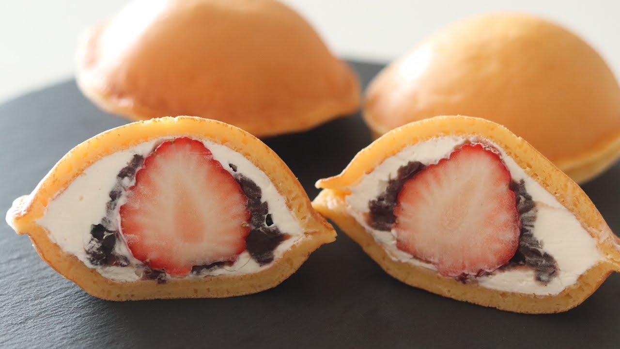 もっちもち♡混ぜて焼くだけ！いちごの生どらやきの作り方／ Strawberry and Fresh Cream Dorayaki recipe