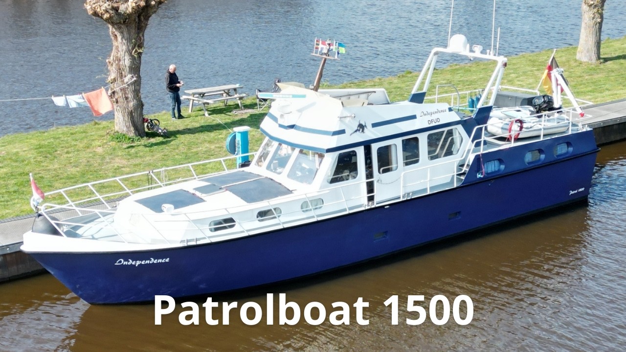 A 15-Meter Steel Cruiser with Flybridge