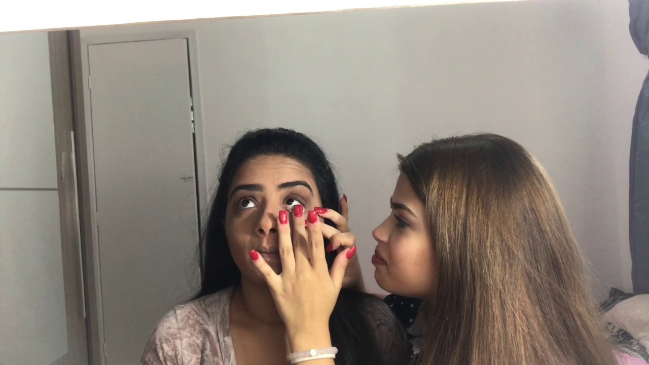 Maquiando Minha Mãe