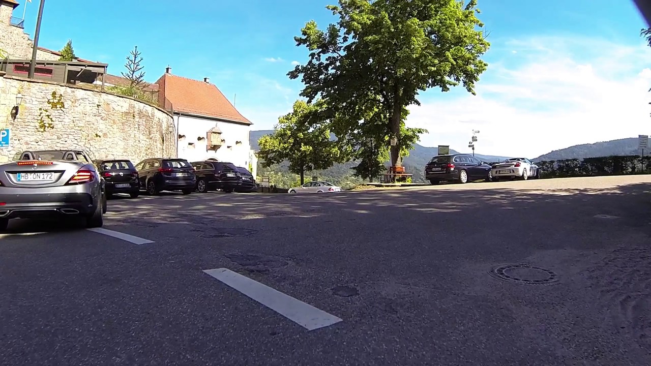 Auf der K3701 an Schloss Eberstein vorbei nach Gernsbach.